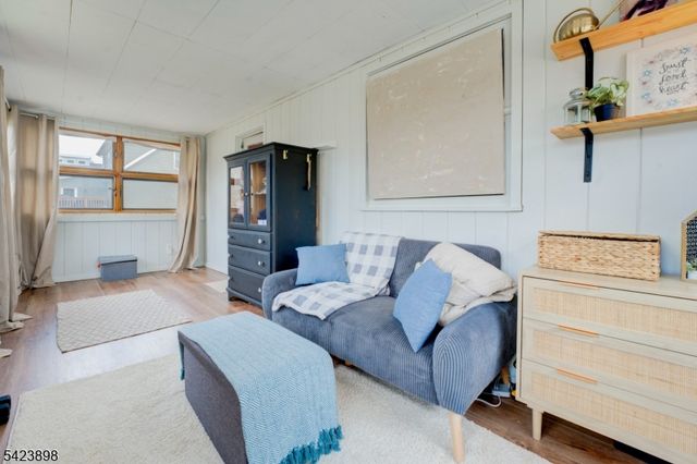 54 Schwarz Blvd, Jefferson Twp., NJ 07849