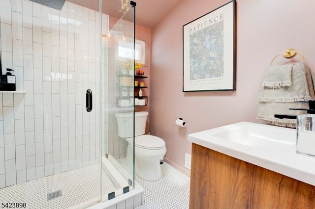 54 Schwarz Blvd, Jefferson Twp., NJ 07849