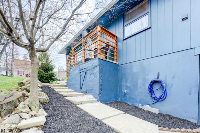 54 Schwarz Blvd, Jefferson Twp., NJ 07849