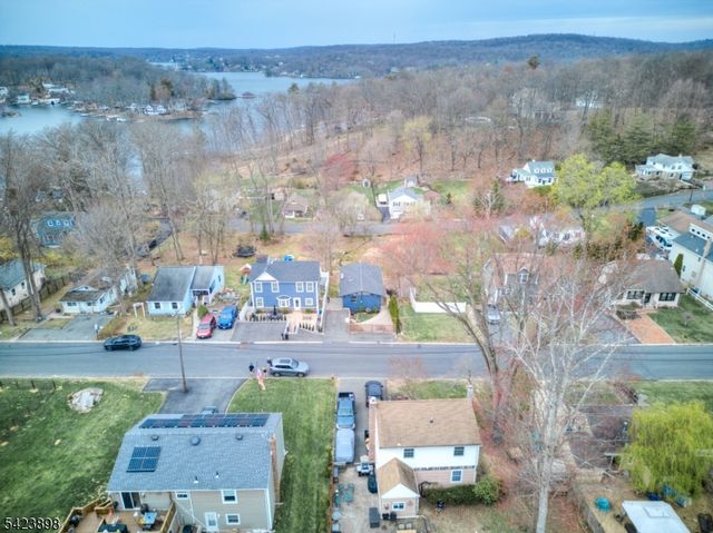 54 Schwarz Blvd, Jefferson Twp., NJ 07849