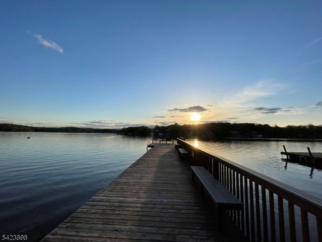 54 Schwarz Blvd, Jefferson Twp., NJ 07849