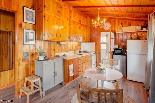 54 Schwarz Blvd, Jefferson Twp., NJ 07849