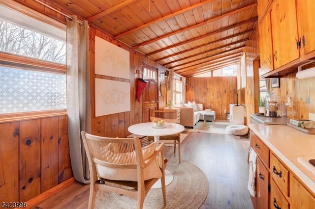 54 Schwarz Blvd, Jefferson Twp., NJ 07849