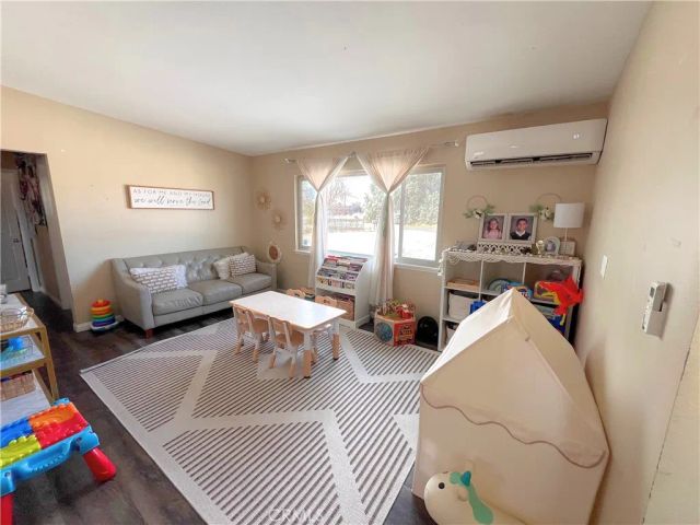 23087 Lucilla, Apple Valley, CA 92308