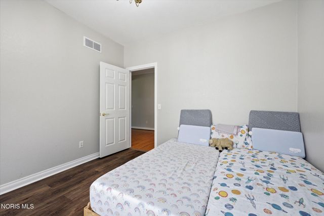 4973 Lake Breeze Lane, Maumee, OH 43537