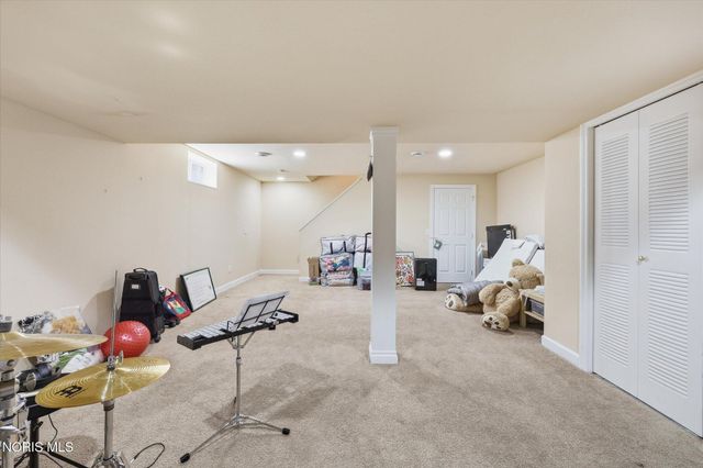 4973 Lake Breeze Lane, Maumee, OH 43537