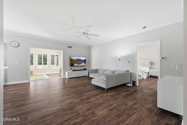 4973 Lake Breeze Lane, Maumee, OH 43537