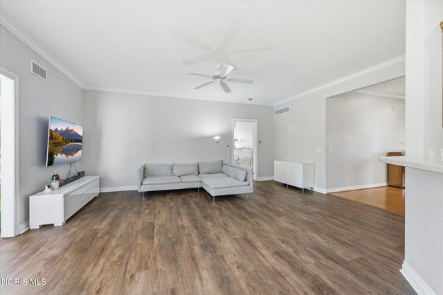 4973 Lake Breeze Lane, Maumee, OH 43537