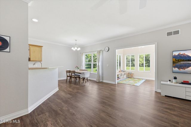 4973 Lake Breeze Lane, Maumee, OH 43537