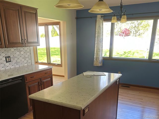 8329 Caribou Trail, Independence Charter Township, MI 48348