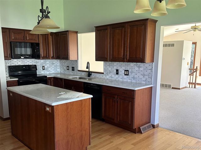 8329 Caribou Trail, Independence Charter Township, MI 48348