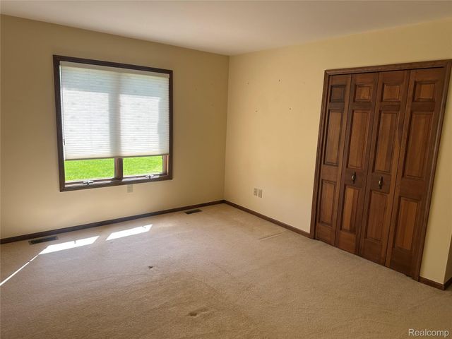 8329 Caribou Trail, Independence Charter Township, MI 48348