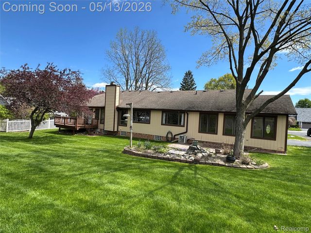8329 Caribou Trail, Independence Charter Township, MI 48348