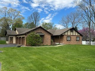 8329 Caribou Trail, Independence Charter Township, MI 48348