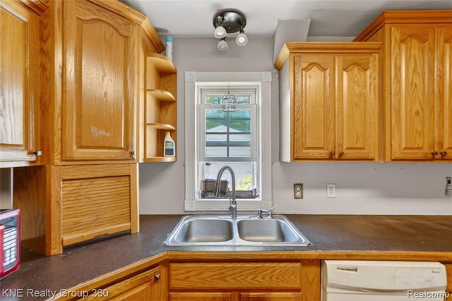 3842 Beechwood Avenue, Flint, MI 48506