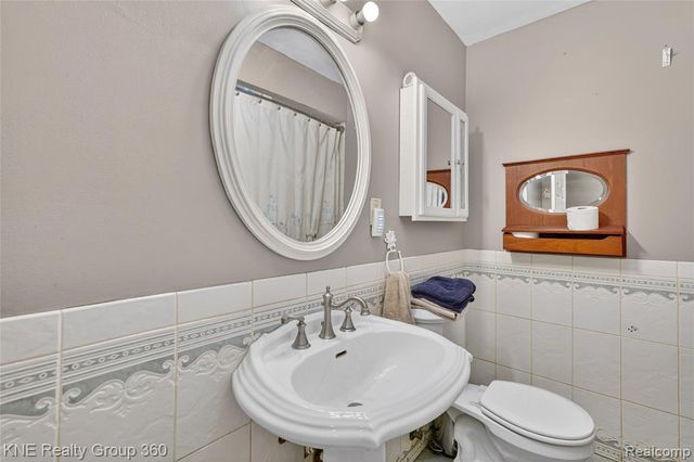 3842 Beechwood Avenue, Flint, MI 48506