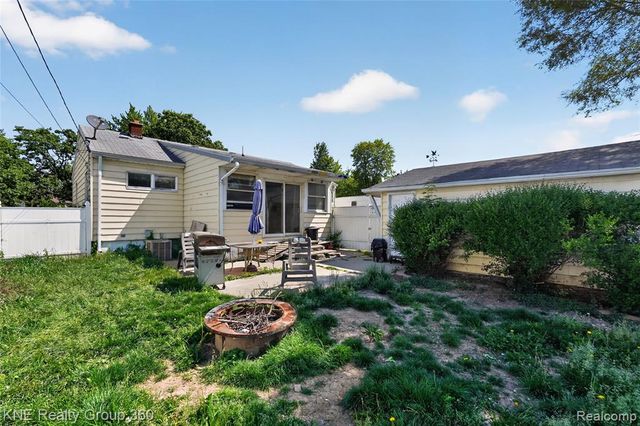 3842 Beechwood Avenue, Flint, MI 48506