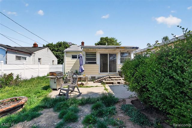 3842 Beechwood Avenue, Flint, MI 48506