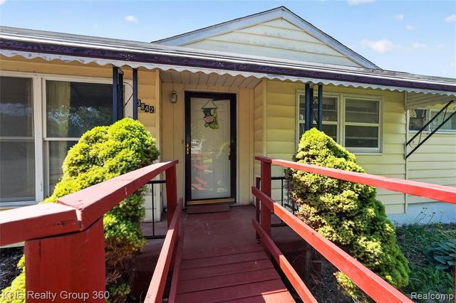 3842 Beechwood Avenue, Flint, MI 48506