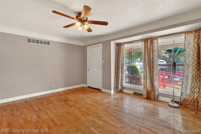 3842 Beechwood Avenue, Flint, MI 48506