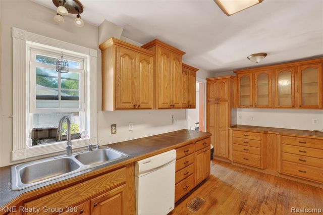 3842 Beechwood Avenue, Flint, MI 48506