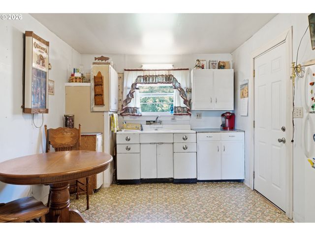 895 ELMA Ave Se, Salem, OR 97317