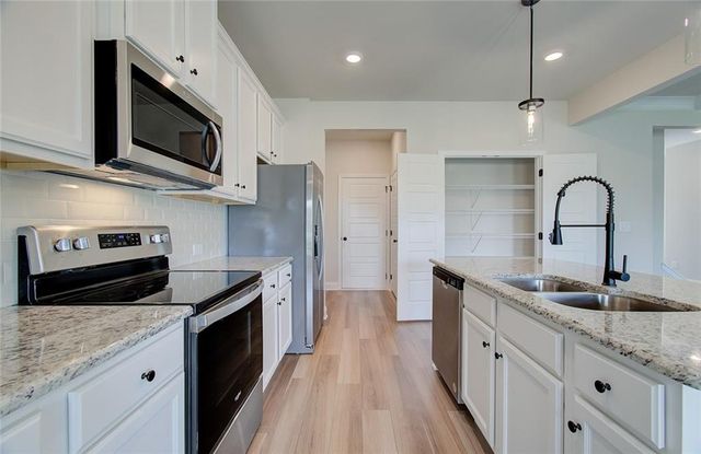 3457 Iron Hearth Bend, Snellville, GA 30039