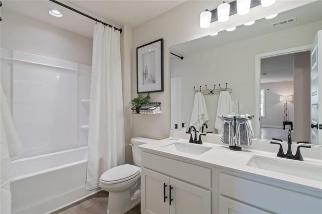 3457 Iron Hearth Bend, Snellville, GA 30039