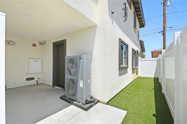 16385 Valencia Avenue 2, Fontana, CA 92335