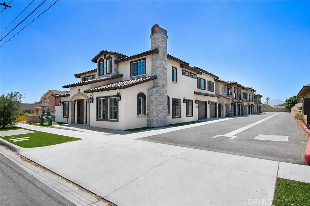 16385 Valencia Avenue 2, Fontana, CA 92335