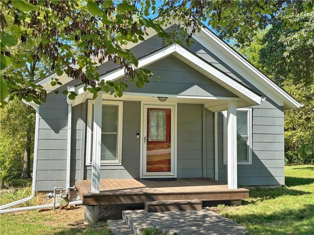 2424 S 26th Street, Kansas City, KS 66106