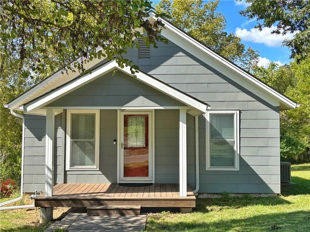 2424 S 26th Street, Kansas City, KS 66106