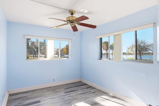 2004 Lake Osborne Drive 1, Lake Worth Beach, FL 33461