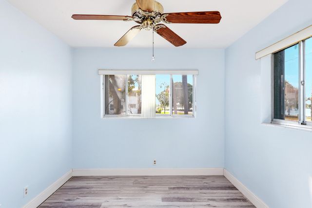 2004 Lake Osborne Drive 1, Lake Worth Beach, FL 33461