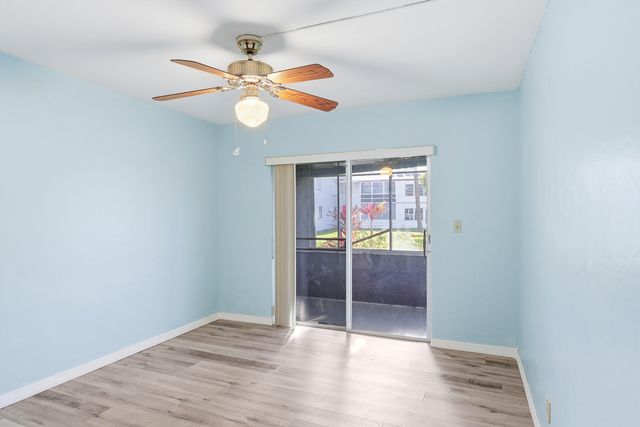 2004 Lake Osborne Drive 1, Lake Worth Beach, FL 33461