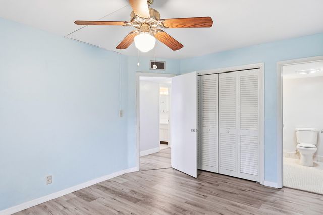 2004 Lake Osborne Drive 1, Lake Worth Beach, FL 33461