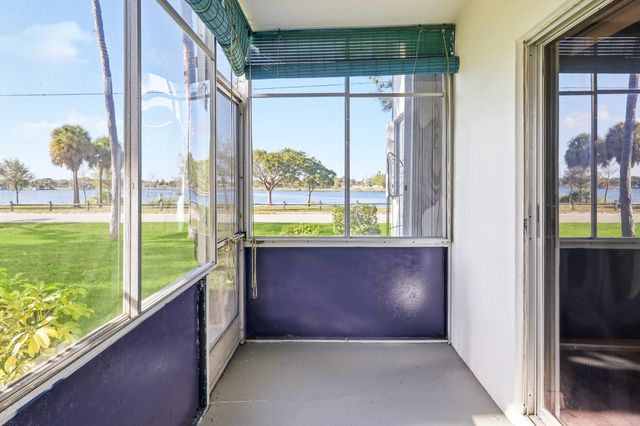 2004 Lake Osborne Drive 1, Lake Worth Beach, FL 33461