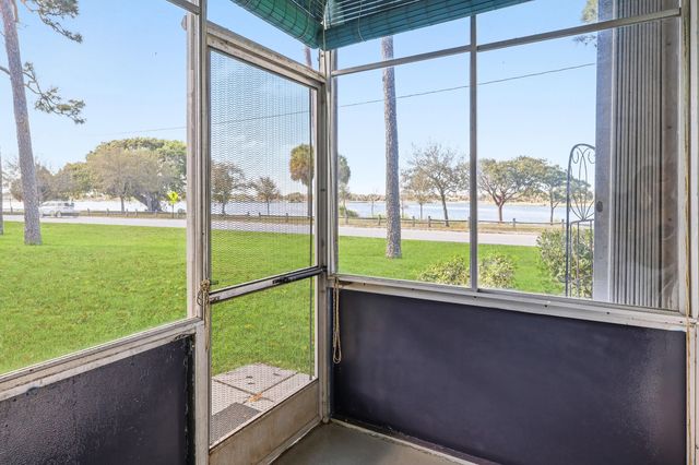 2004 Lake Osborne Drive 1, Lake Worth Beach, FL 33461