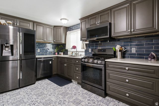 4229 S DERBYSHIRE CT, Taylorsville, UT 84123