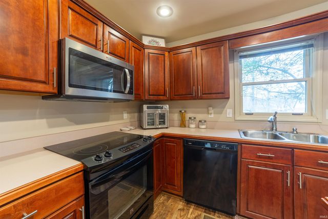 10001 Brookline Drive, Evansville, IN 47711