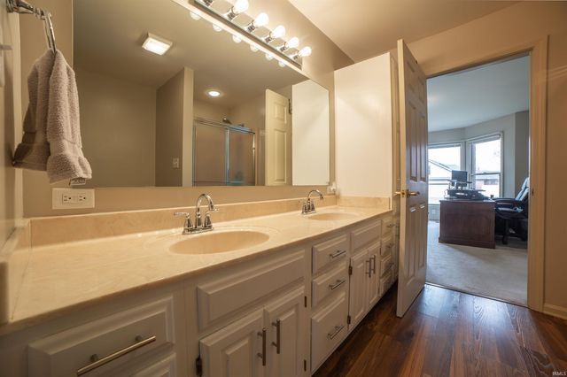 10001 Brookline Drive, Evansville, IN 47711