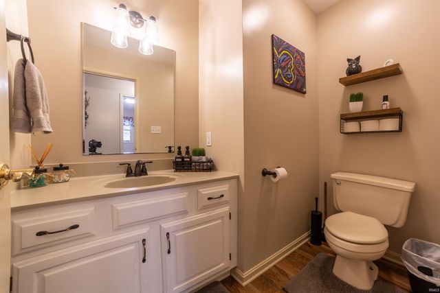 10001 Brookline Drive, Evansville, IN 47711