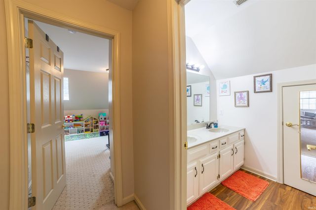 10001 Brookline Drive, Evansville, IN 47711