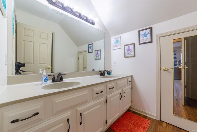 10001 Brookline Drive, Evansville, IN 47711