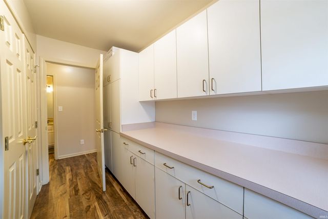 10001 Brookline Drive, Evansville, IN 47711