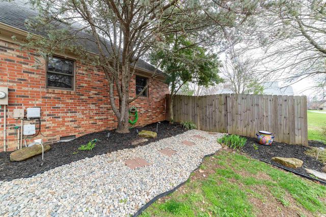 10001 Brookline Drive, Evansville, IN 47711