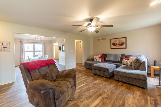 10001 Brookline Drive, Evansville, IN 47711