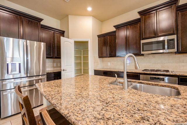 8815 Hideout, San Antonio, TX 78254