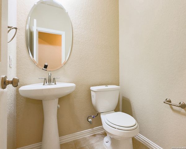 8815 Hideout, San Antonio, TX 78254