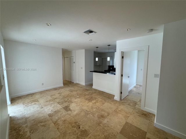 2724 NE 15th St 4, Fort Lauderdale, FL 33304